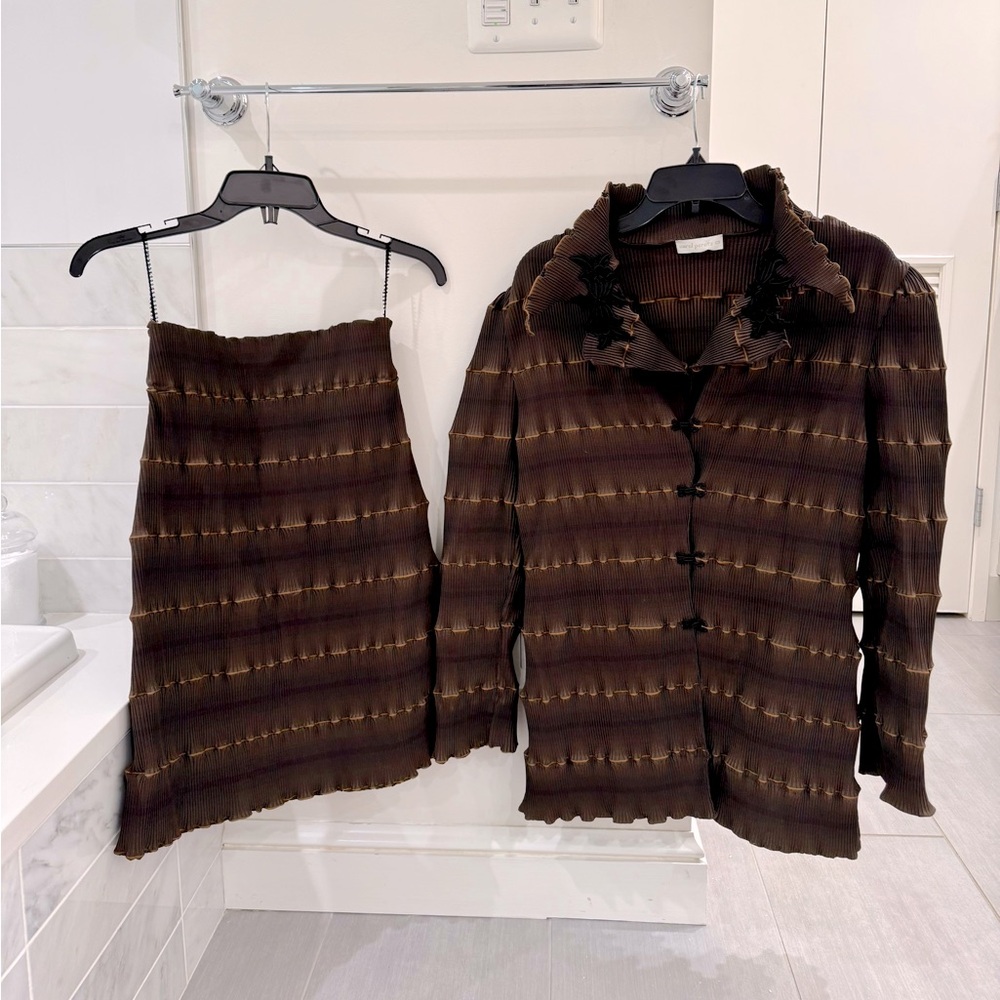 Carol Peretz Brown Crinkle Pleated Top and Skirt Set size S
